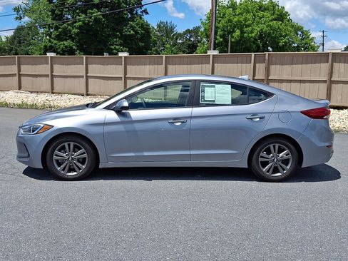 Used 2017 Hyundai Elantra SE FWD image 8