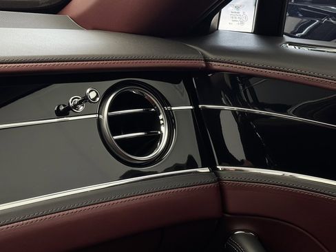 Used 2020 Bentley Flying Spur W12 image 17