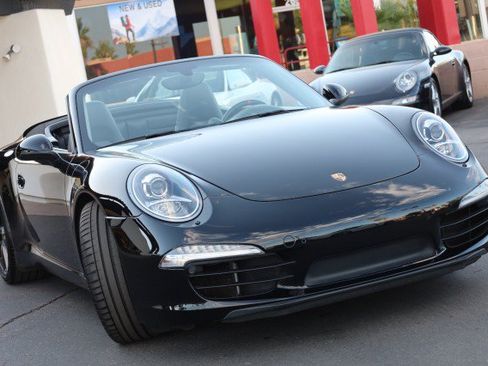 Used 2014 Porsche 911 Carrera S RWD image 2