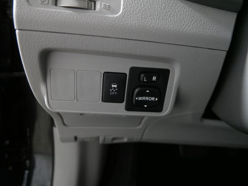 Used 2010 Toyota Corolla LE image 26