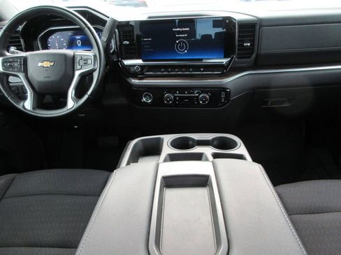 Certified 2023 Chevrolet Silverado 1500 LT AWD/4WD image 17