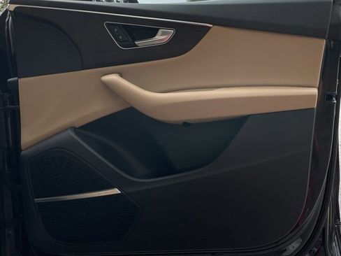 Used 2019 Audi Q8 Premium Plus w/ Premium Plus image 19