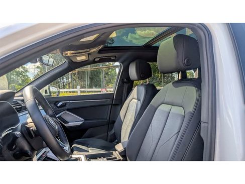Used 2025 Audi Q3 2.0T Premium image 15