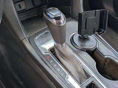 Used 2018 Chevrolet Equinox LT FWD image 31