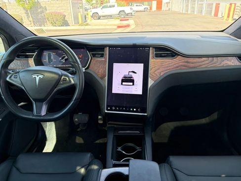Used 2019 Tesla Model X 75D AWD/4WD image 9