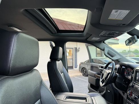 Used 2021 Chevrolet Silverado 1500 LT Trail Boss w/ Convenience Package II AWD/4WD image 16