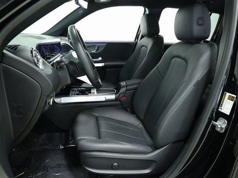 Used 2024 Mercedes-Benz GLB 250 4MATIC image 22