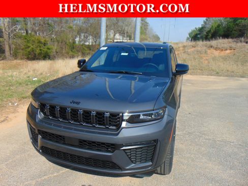 New 2026 Jeep Grand Cherokee Limited w/ Limited Altitude Package AWD/4WD image 7