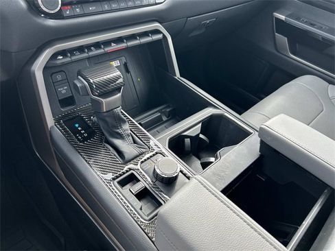 Used 2024 Toyota Tundra Limited image 28