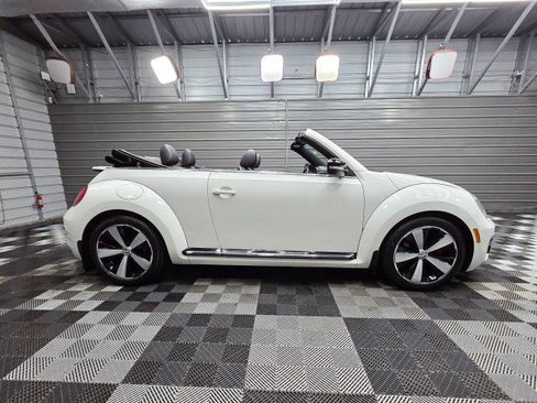 Used 2013 Volkswagen Beetle 2.0T FWD image 9