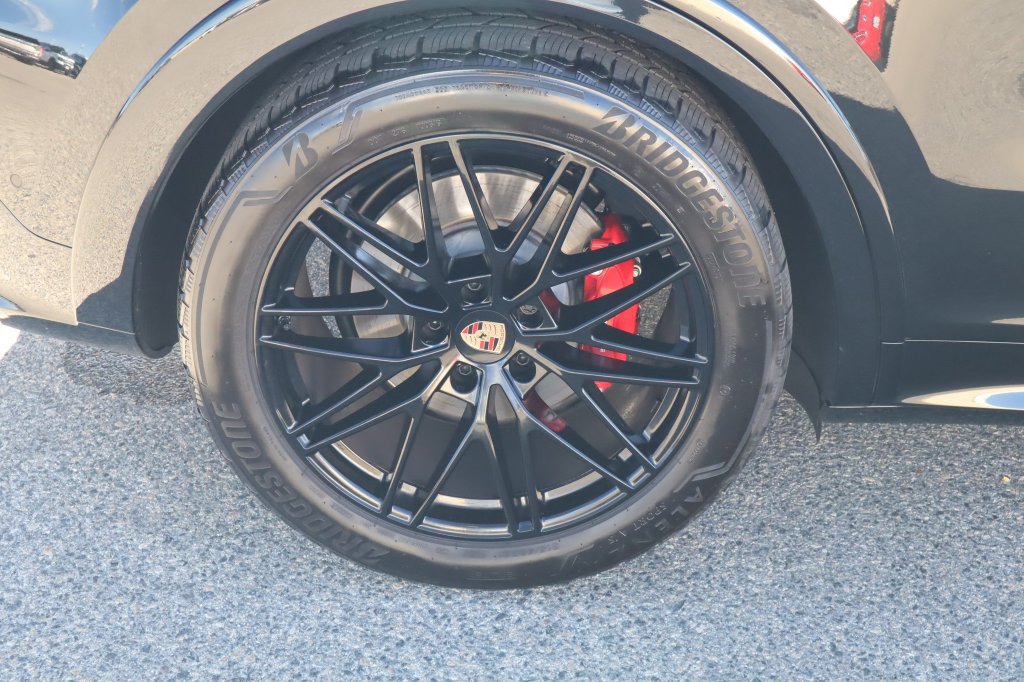 Used 2026 Porsche Cayenne GTS AWD/4WD image 11