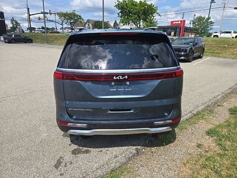 Certified 2022 Kia Carnival SX Prestige FWD image 4