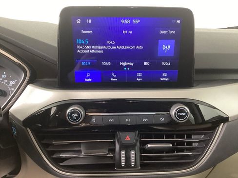 Used 2022 Ford Escape SEL image 25