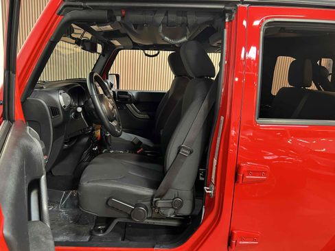 Used 2015 Jeep Wrangler Unlimited Sport w/ Quick Order Package 24S AWD/4WD image 4