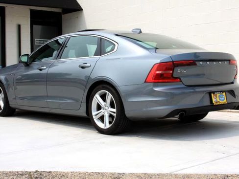 Used 2018 Volvo S90 T5 Momentum w/ Convenience Package image 28