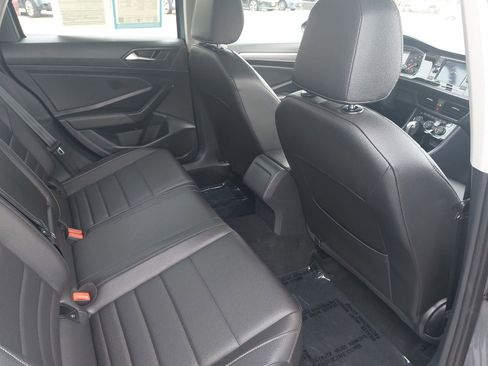 Used 2021 Volkswagen Jetta SE image 11