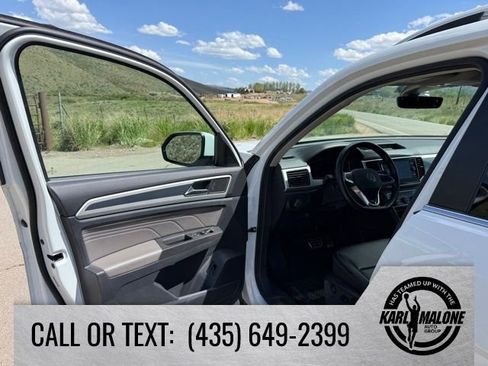 Used 2022 Volkswagen Atlas SEL R-Line AWD/4WD image 12