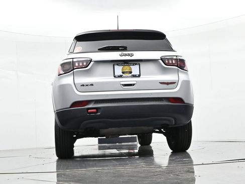 Used 2025 Jeep Compass Trailhawk AWD/4WD image 26