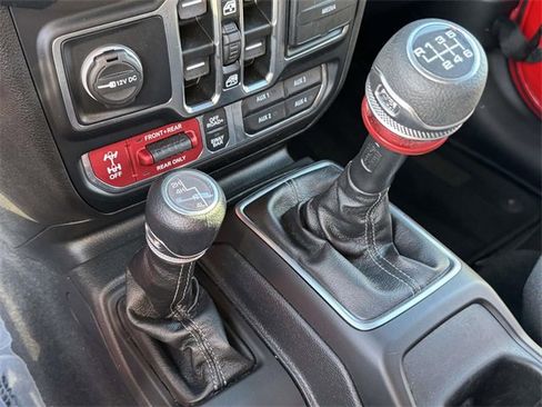 Used 2024 Jeep Wrangler Unlimited Rubicon w/ Convenience Group image 7