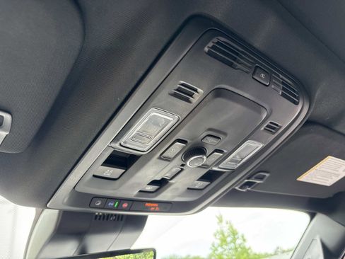 Used 2025 GMC Yukon Denali w/ Denali Reserve Package AWD/4WD image 25