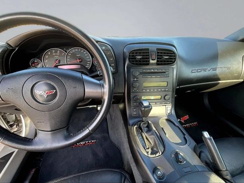 Used 2005 Chevrolet Corvette Coupe w/ Preferred Equipment Group RWD image 7