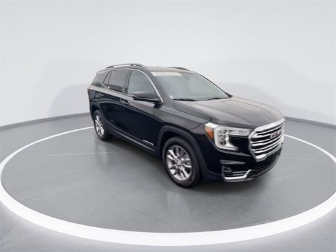 Used 2023 GMC Terrain SLT image 2