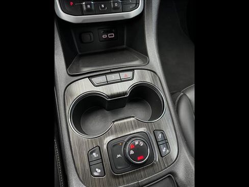 Used 2023 GMC Acadia SLT image 13