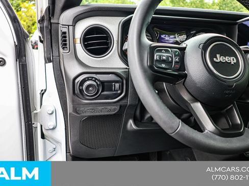 Used 2025 Jeep Wrangler Unlimited Sport AWD/4WD image 21