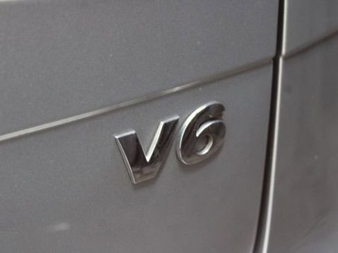 Used 2017 Volkswagen Touareg Wolfsburg Edition image 10