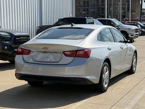 Used 2022 Chevrolet Malibu LS FWD image 4