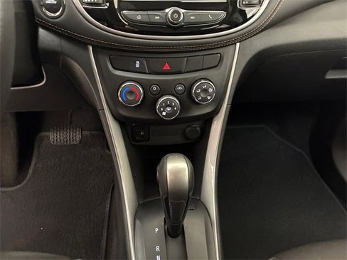 Used 2022 Chevrolet Trax LT w/ Driver Confidence Package image 20