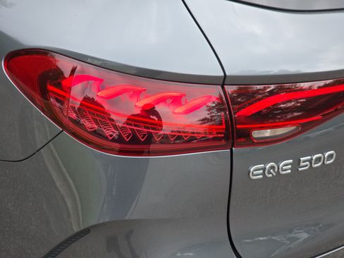Certified 2023 Mercedes-Benz EQE 500 4MATIC SUV image 33