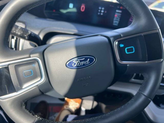 Used 2025 Ford Expedition Active AWD/4WD image 23