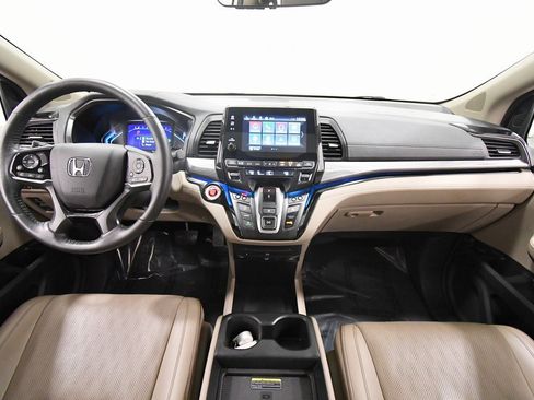 Used 2023 Honda Odyssey Elite image 3