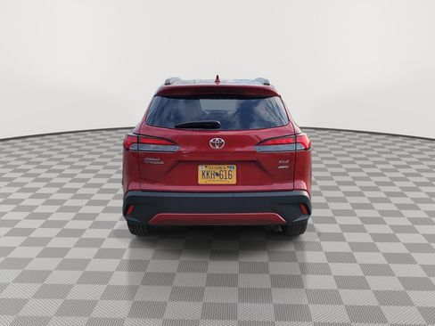 Used 2023 Toyota Corolla Cross XLE image 7