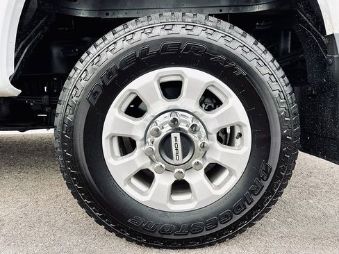 Used 2023 Ford F350 XLT w/ FX4 Off-Road Package image 20