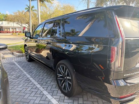 Used 2021 Cadillac Escalade ESV Sport w/ Driver Assist Tech Package image 3