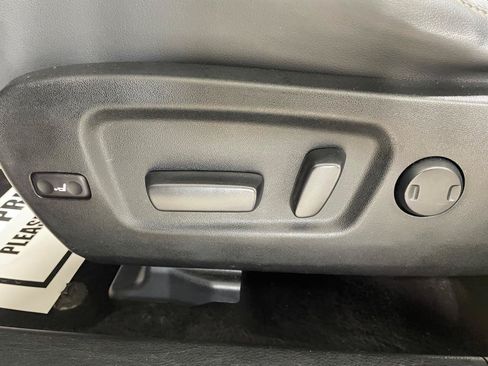 Used 2016 Toyota Highlander Limited AWD/4WD image 11