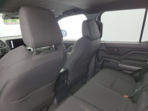 Used 2025 Toyota 4Runner SR5 AWD/4WD image 12