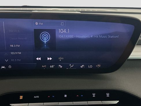 Used 2025 Buick Enclave Preferred FWD image 21