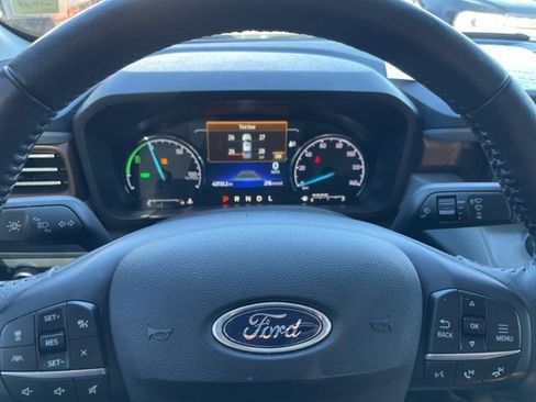 Used 2022 Ford Maverick Lariat w/ Lariat Luxury Package image 13