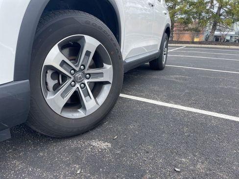 Certified 2025 Honda Pilot EX-L image 28