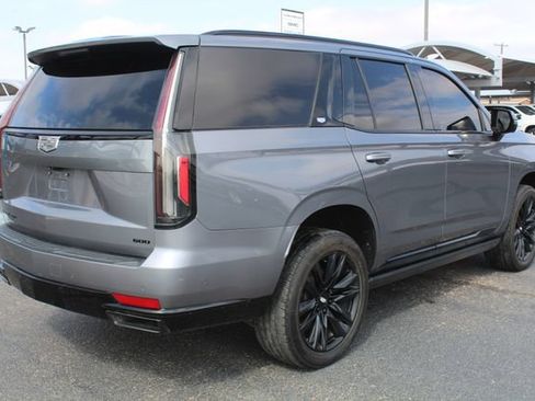 Used 2021 Cadillac Escalade Sport Platinum AWD/4WD image 3