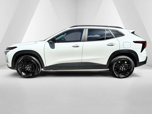 Used 2025 Chevrolet Trax ACTIV w/ Driver Confidence Package FWD image 4