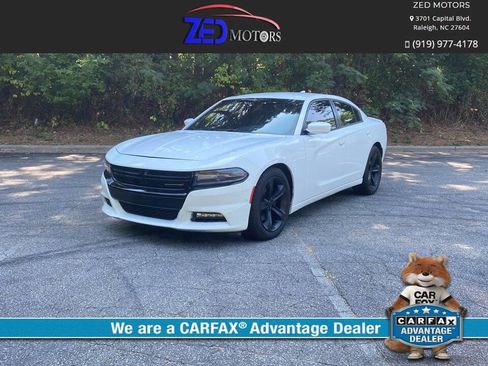 Used 2018 Dodge Charger R/T RWD image 1