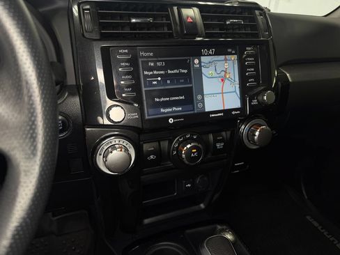 Used 2020 Toyota 4Runner TRD Off-Road Premium w/ Moonroof Package AWD/4WD image 18