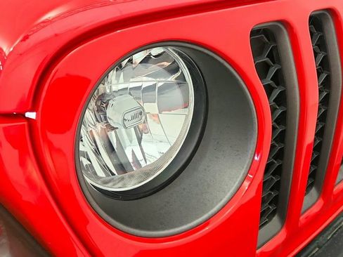 Used 2023 Jeep Gladiator Rubicon w/ Cold Weather Group AWD/4WD image 32