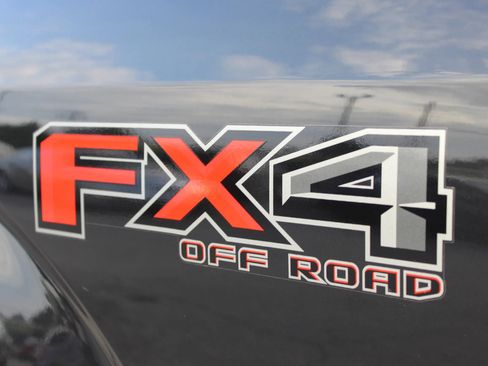 Used 2015 Ford F150 Lariat w/ Equipment Group 501A Mid AWD/4WD image 23