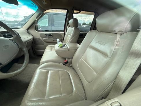Used 2002 Ford F150 Lariat RWD image 9