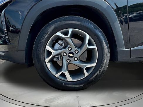 Used 2025 Chevrolet Trax LT w/ Driver Confidence Package FWD image 35
